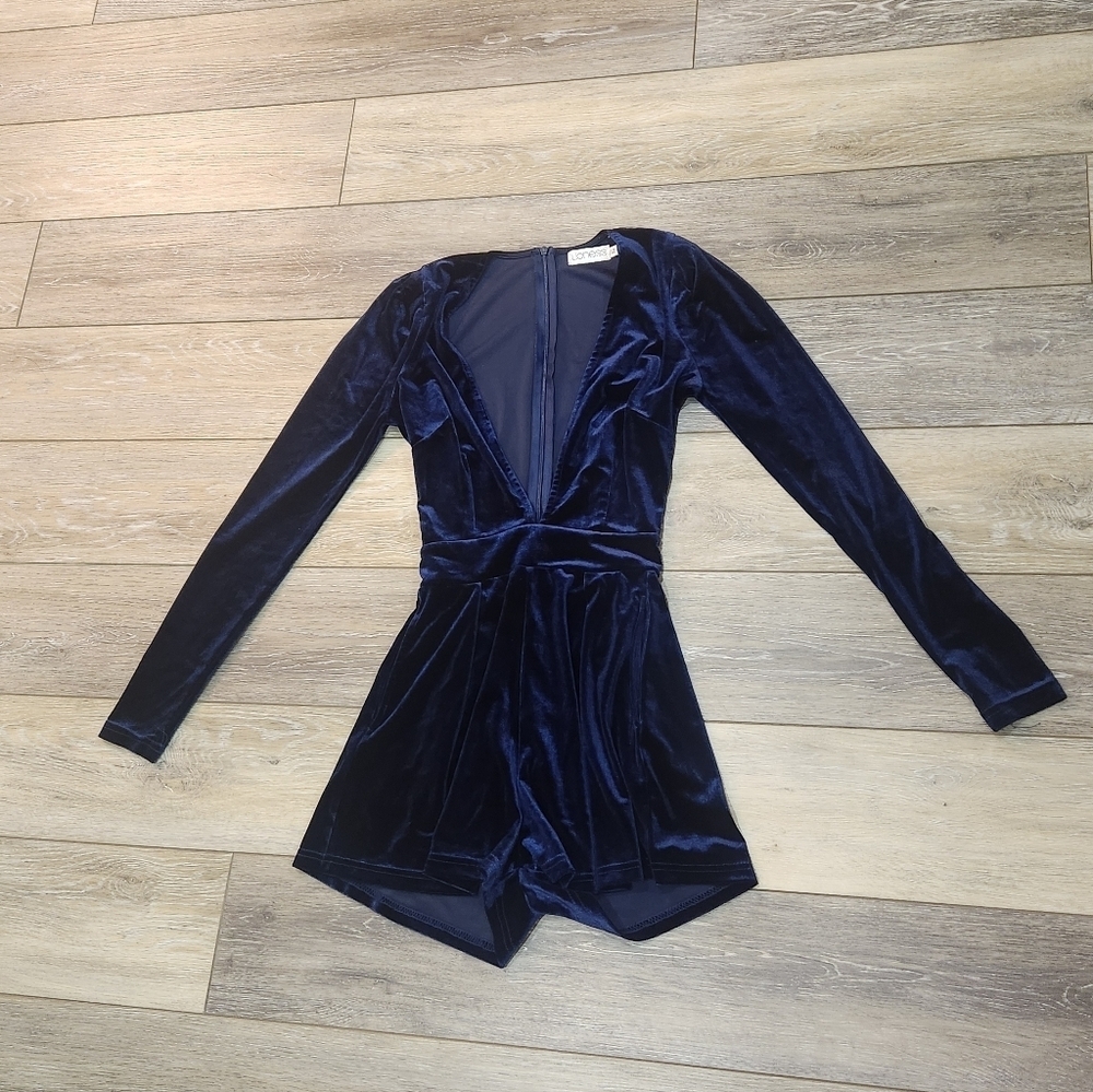 Lioness Elegant Navy Velvet Long Sleeve Romper Size Xsmall